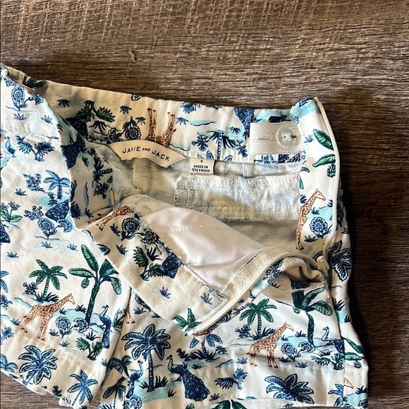 Janie and Jack Tropical Print toddler shorts - Picture 2 of 4